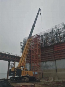 中铁大桥局五公司赤壁长江大桥工地