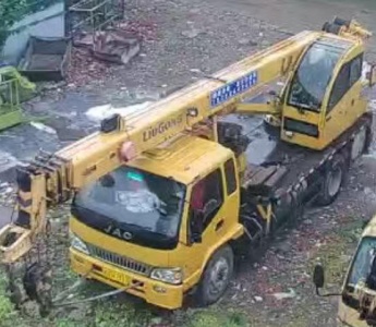 霍邱吊车出租公司的收费标准是什么