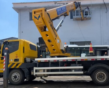 霍邱高空车出租:租赁高空作业车需要注意哪些事项