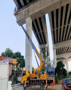 霍邱吊装公司告诉您选择吊车时要注意以下几点: