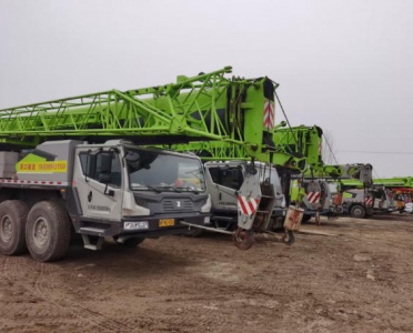 吊车不小心陷入沙地起不来，能不损坏汽车用吊车吊起吗？