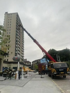 如何选择靠谱的青田吊车出租公司进行设备吊运?