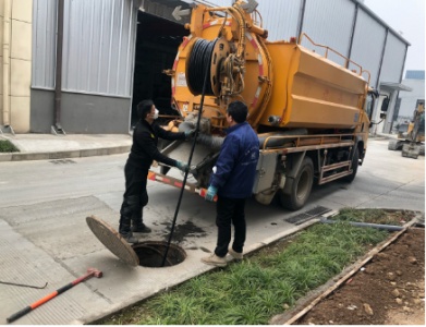 昆明晋宁专业清掏清理化粪池 环卫车抽粪 隔油池清理