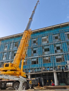 不同品牌的随车吊在钦州出租，价格会有差异吗？​