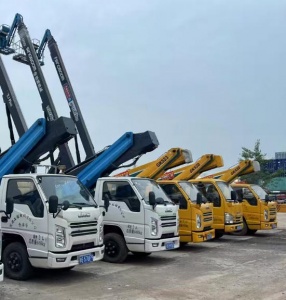 如何提高高空作业车在狭小空间内的作业灵活性呢？