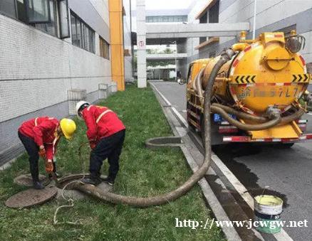 昆明专车抽粪 高压清洗油污管道 化粪池清理 污水井清理 隔油池清理 昆明专车抽粪 高压清洗油污管道 化粪池清理 污水井清理 隔油池清理