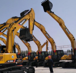 丽江旧房拆除工程，租赁带抓斗的挖机和普通挖机哪个更实用？​