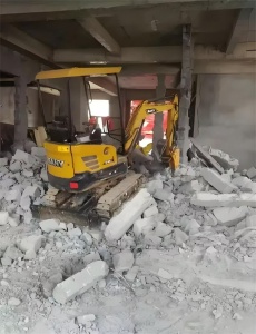 重庆小挖掘机出租,装修施工的 “高效利器”