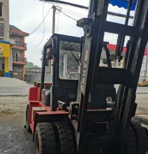 叉车装货怎样确保货物的固定和绑扎牢固？