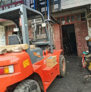 新化叉车租赁怎样避免合同中的隐藏费用？