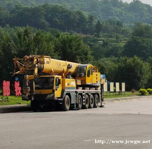 在进行吊车作业前,如何对场地进行安全检查? 在进行吊车作业前,如何对场地进行安全检查?