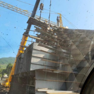 吊车的液压系统有故障时应如何进行快速排查和修复？