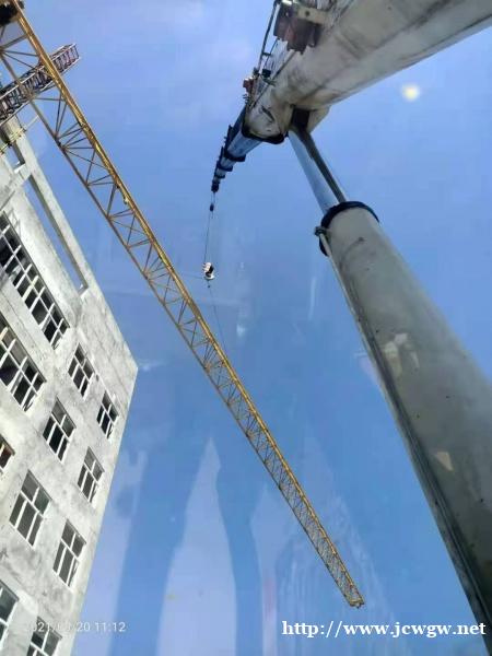 吊车的防风措施在强风天气下是否足够有效? 吊车的防风措施在强风天气下是否足够有效?