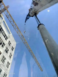 吊车的防风措施在强风天气下是否足够有效?