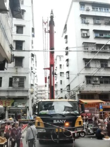 吊车的仪表盘上有很多的指示灯,每个表示什么意思?