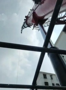 吊车的吊钩保险装置如何工作，可以起到多大作用？