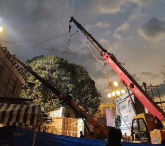 针对山区崎岖道路，吊车如何顺利到达吊运地点？