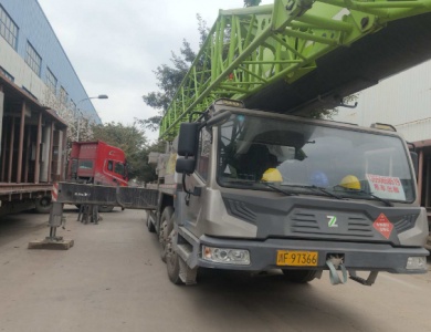 绵竹磊磊吊车租赁公司，助力绵竹市建设腾飞！