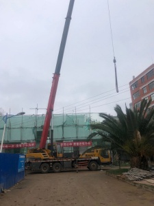 陆良吊车租赁公司的设备性能如何保证稳定可靠呢？