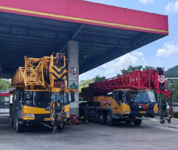 吊车在狭窄仓库通道作业时，怎样操作才能确保高效吊装？