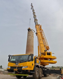 谁在租用68米高空车？揭秘超高层建筑玻璃自爆的更换场景！