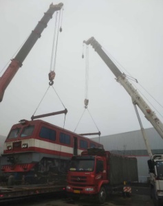 荆门大吊车出租，如何根据工程需求选择合适吨位？