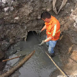 专业承接餐厅饭店食堂隔油池清理各种油污管道高压清洗管道清淤