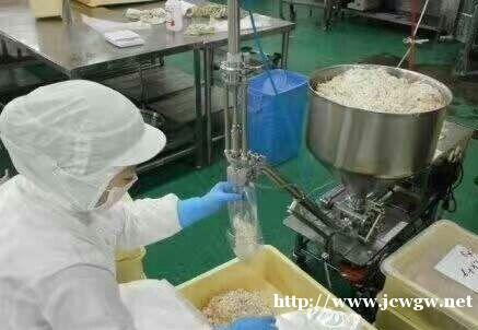 德国招出国工人，包吃住年薪30万起。